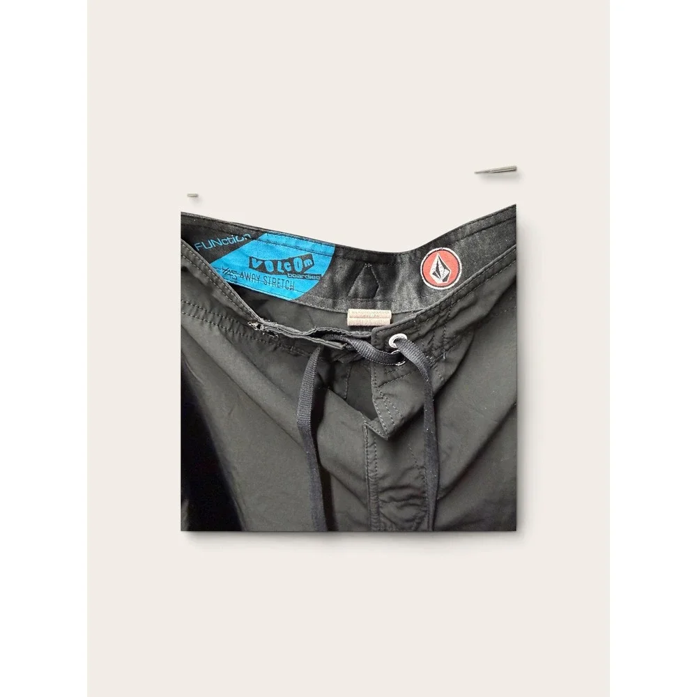 Volcom Board Shorts Mens 34 Black Blue 4-Way Stretch Cinch Fly Surf Trunks EUC